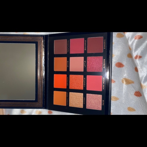 SCARLET DUSK PALETTE - Picture 3 of 4